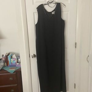 24W Karen Miller 2 piece black beaded formal 🖤